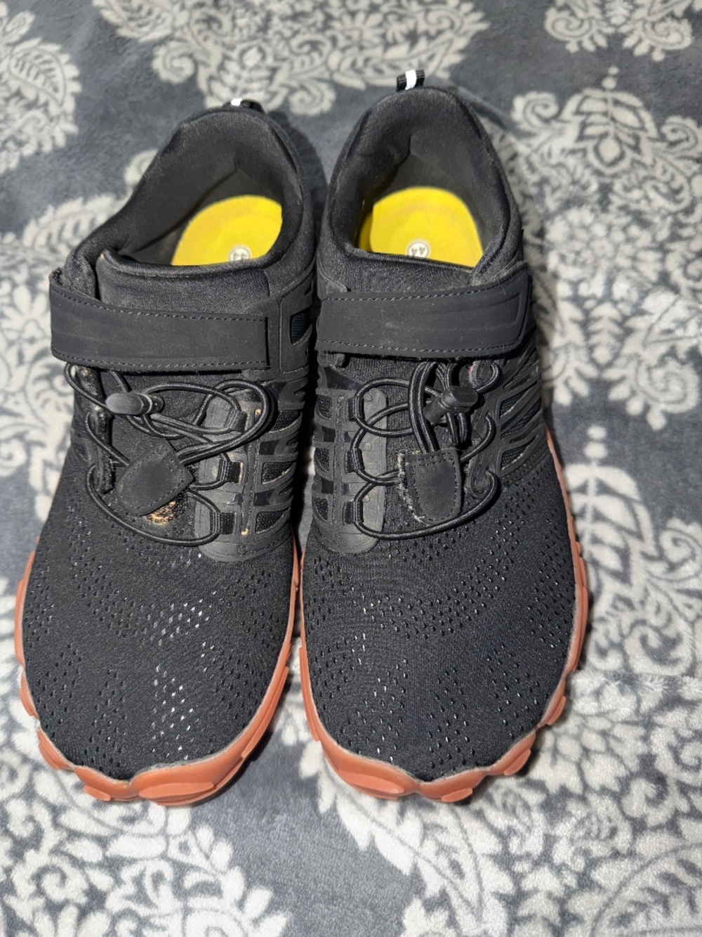 Whitin size 44 Trail Shoe